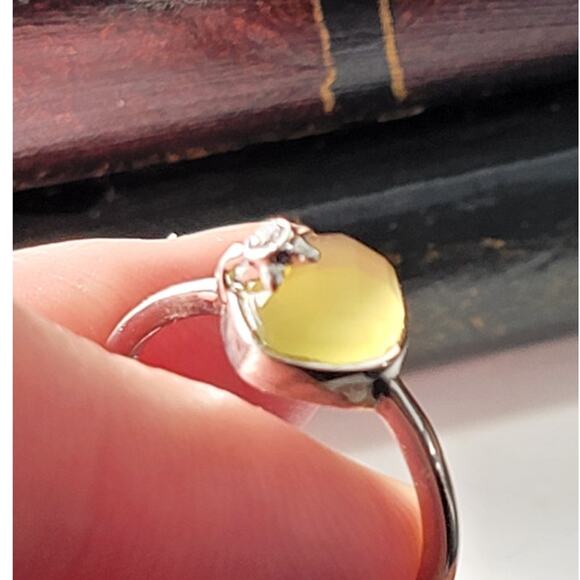 Chic Rhodium-Plated Size 9 Ring with Yellow Faceted Gemstone and Star Accent - Picture 5 of 10